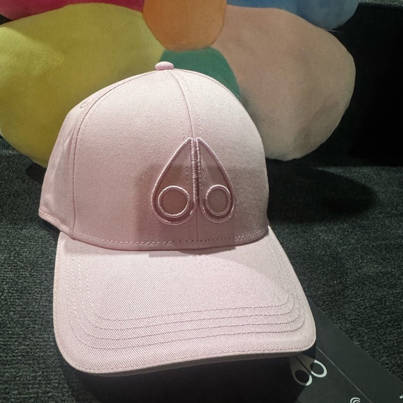 Moose Knuckles Light Pink Cap